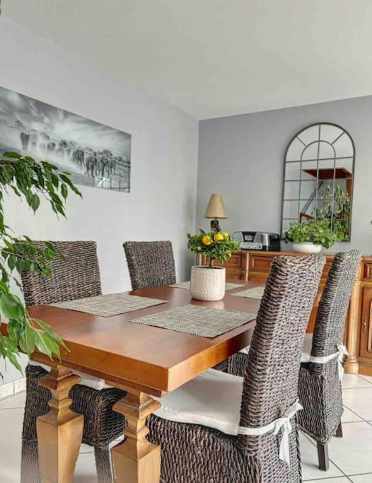 Le Capucine - Rive De Compiegne Apartamento Exterior foto